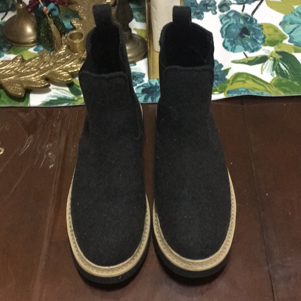 Dark Gray Winter Boots